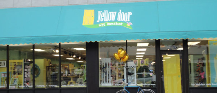 lemon cupcakes and yellow doors